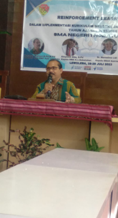 Ketua Koordinasi dan Pengawas (Korwas) SMA/SMK Kabupaten Lembata, Yohanes Mamun,S.Pd.M.Pd.
