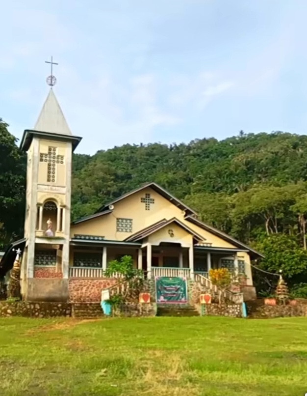 GEREJA PAROKI LEREK